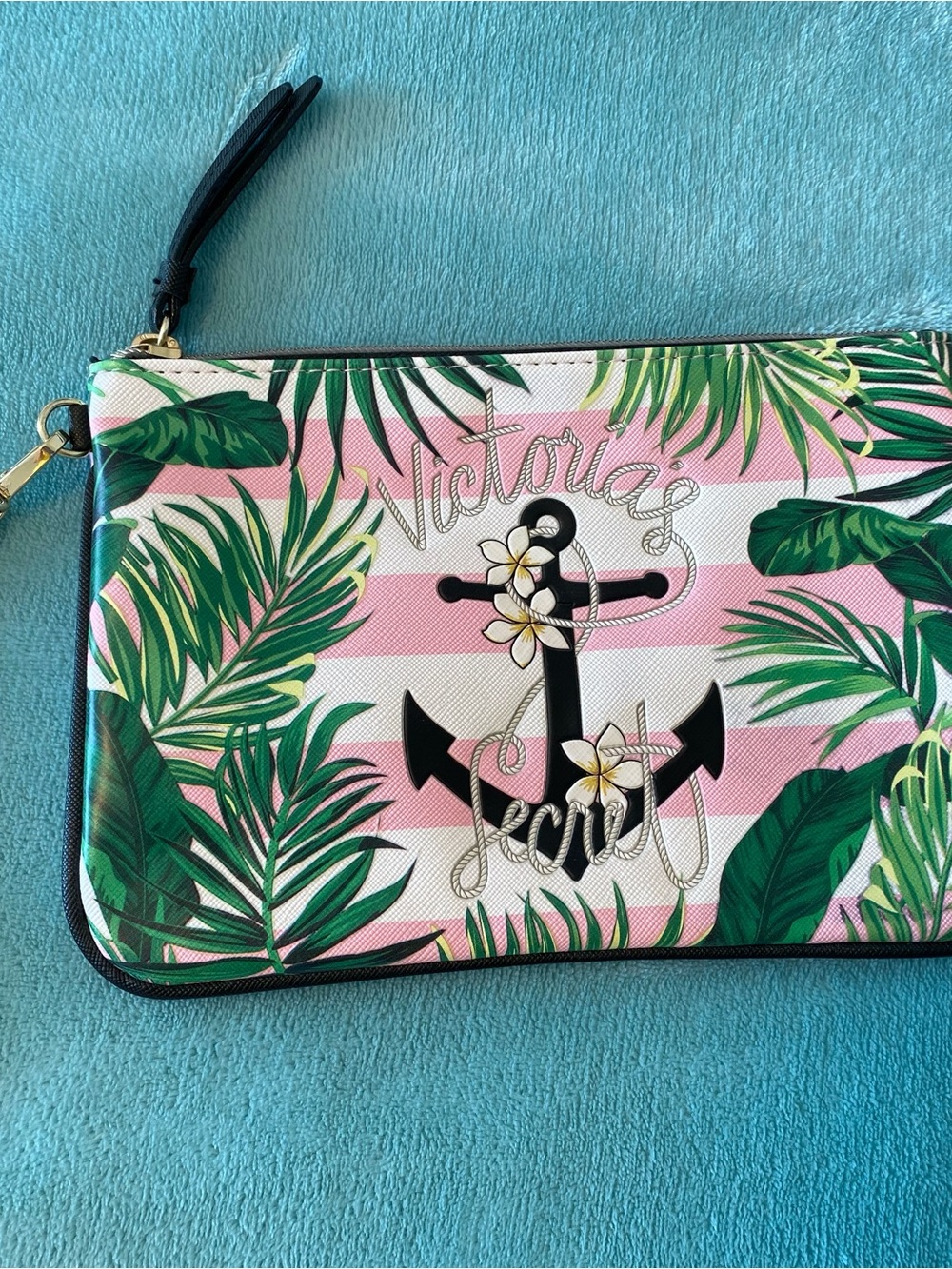 NWOT Victoria's Secret Pink, White & Green Tropical Anchor Wristlet